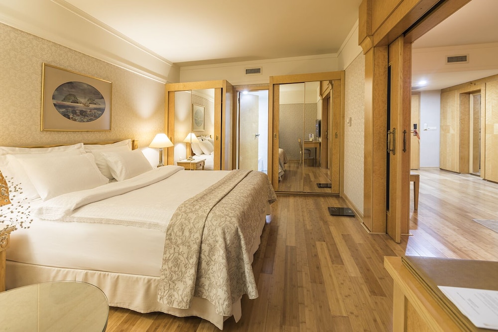 Zorlu Grand Rezervasyon