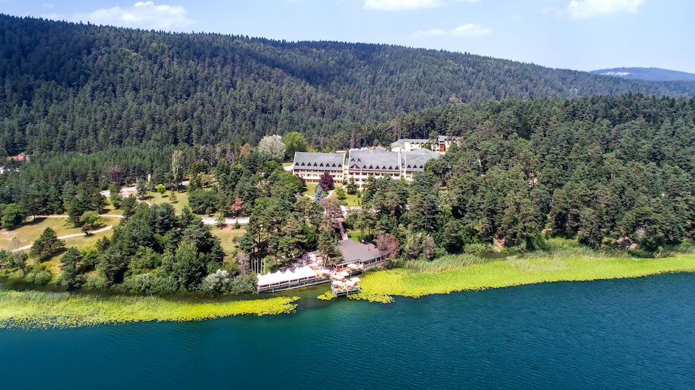 Büyük Abant Oteli & Kongre Merkezi Rezervasyon