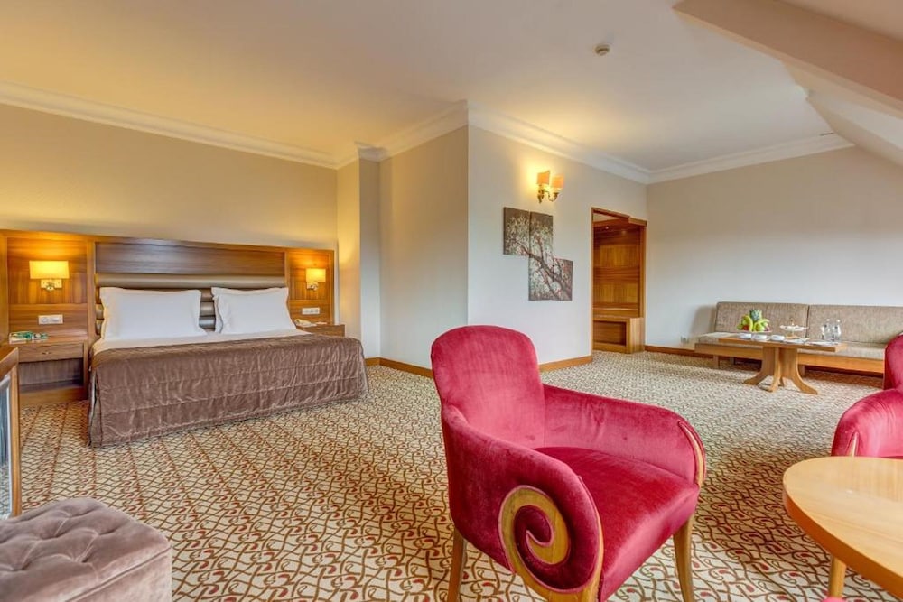 Büyük Abant Oteli & Kongre Merkezi Rezervasyon