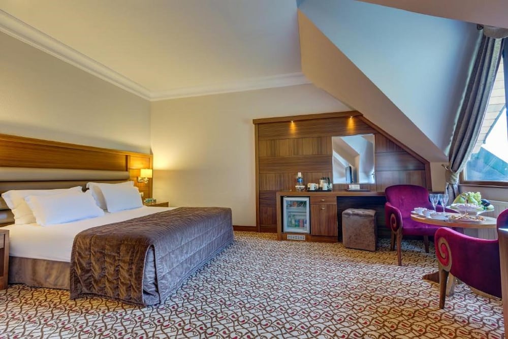 Büyük Abant Oteli & Kongre Merkezi Rezervasyon