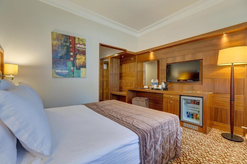 Büyük Abant Oteli & Kongre Merkezi Rezervasyon