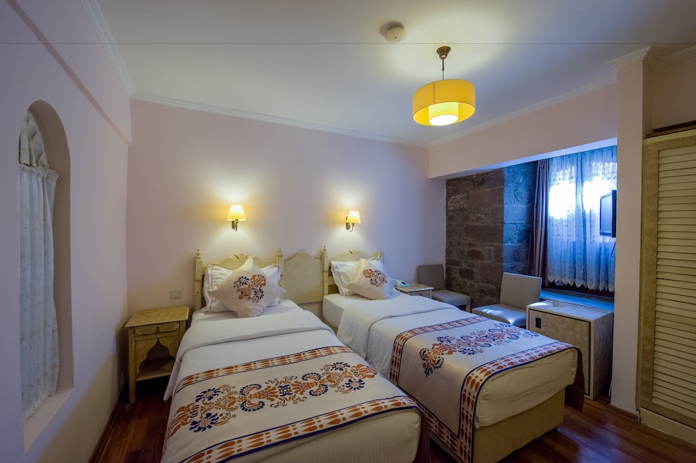 Assos Nazlihan Hotel Rezervasyon