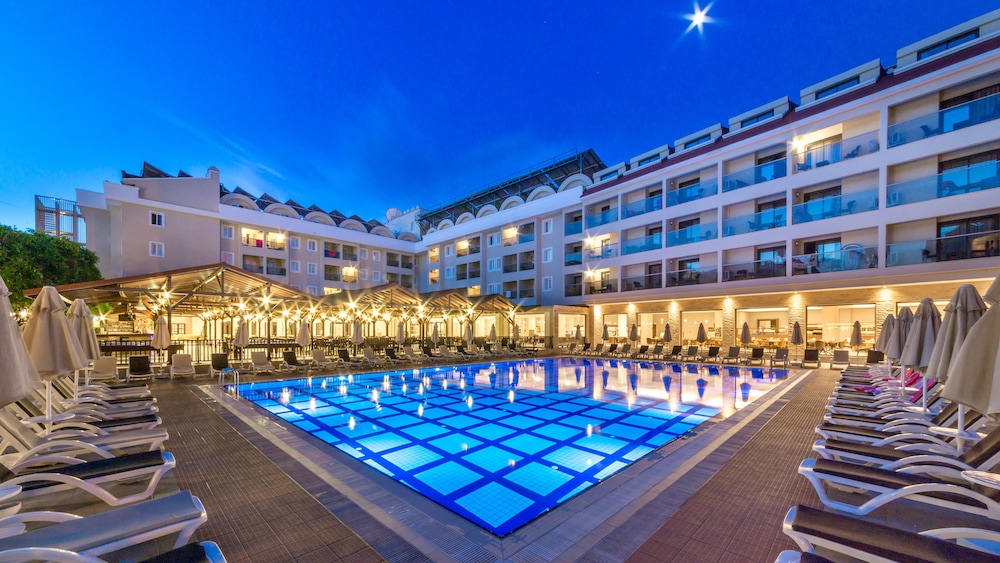 Julian Club Rezervasyon