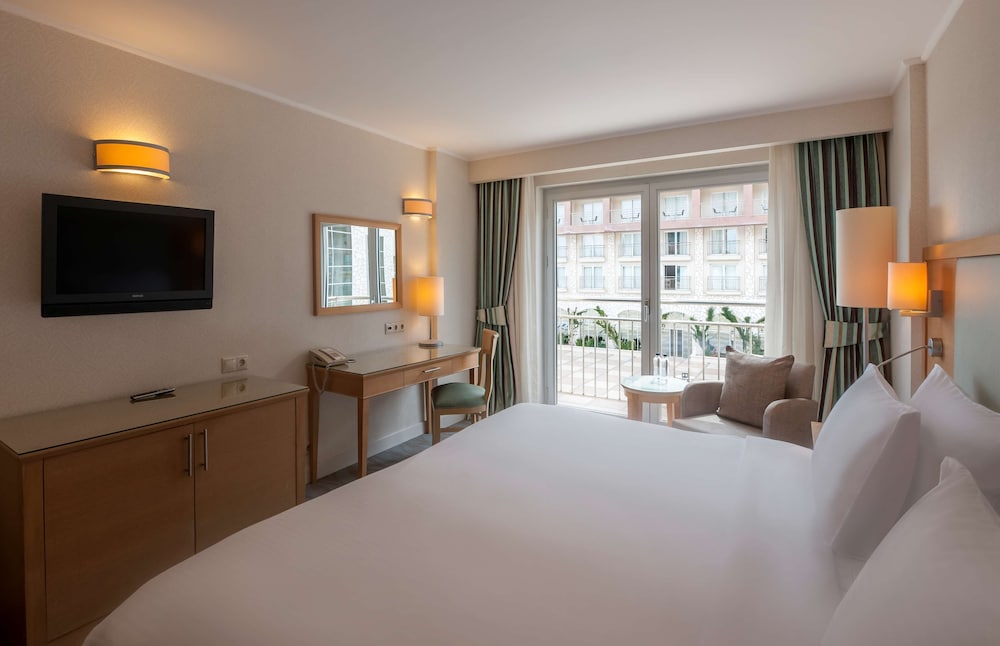 Radisson Blu Resort & Spa Çeşme Rezervasyon