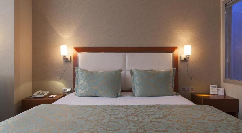 Hotel Houston Rezervasyon