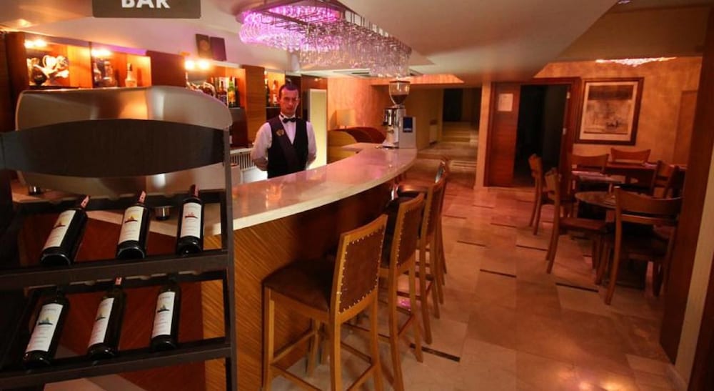 Royce Hotel Rezervasyon