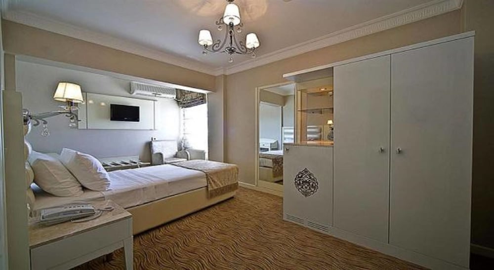 Royce Hotel Rezervasyon