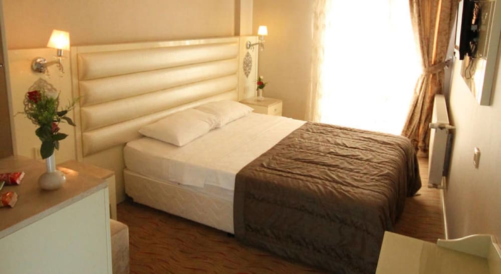 Royce Hotel Rezervasyon