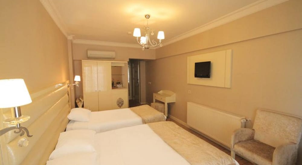 Royce Hotel Rezervasyon