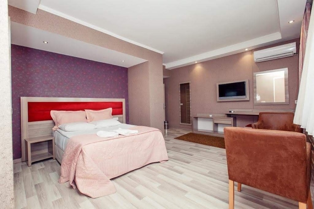 Mora Hotel Rezervasyon
