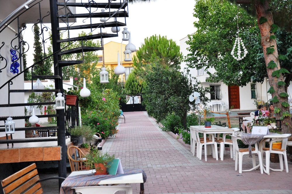 Kusadasi Mürsel Pansiyon Rezervasyon