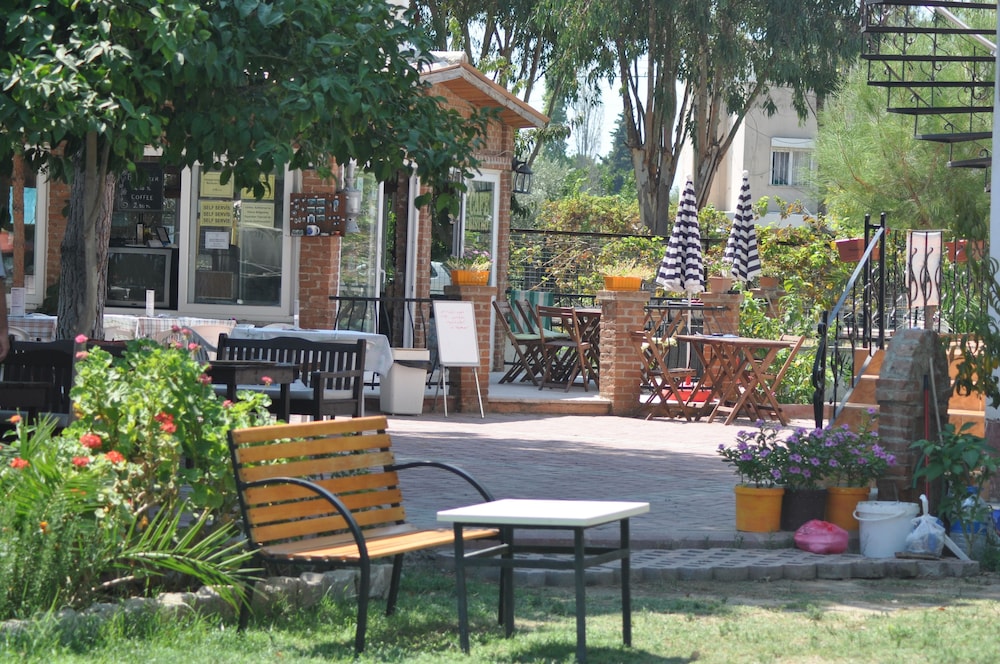 Kusadasi Mürsel Pansiyon Rezervasyon