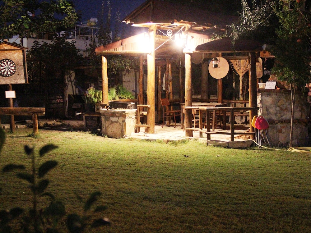 Kusadasi Mürsel Pansiyon Rezervasyon