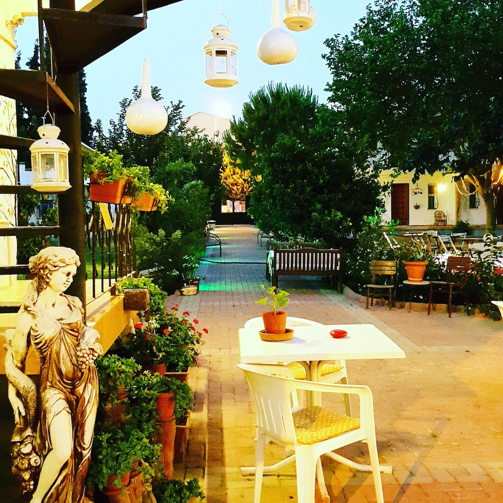 Kusadasi Mürsel Pansiyon Rezervasyon