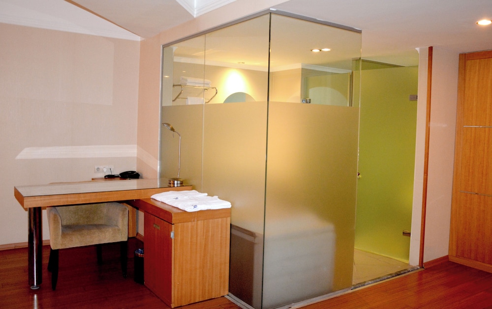 Jura Hotels Afyon Termal Rezervasyon