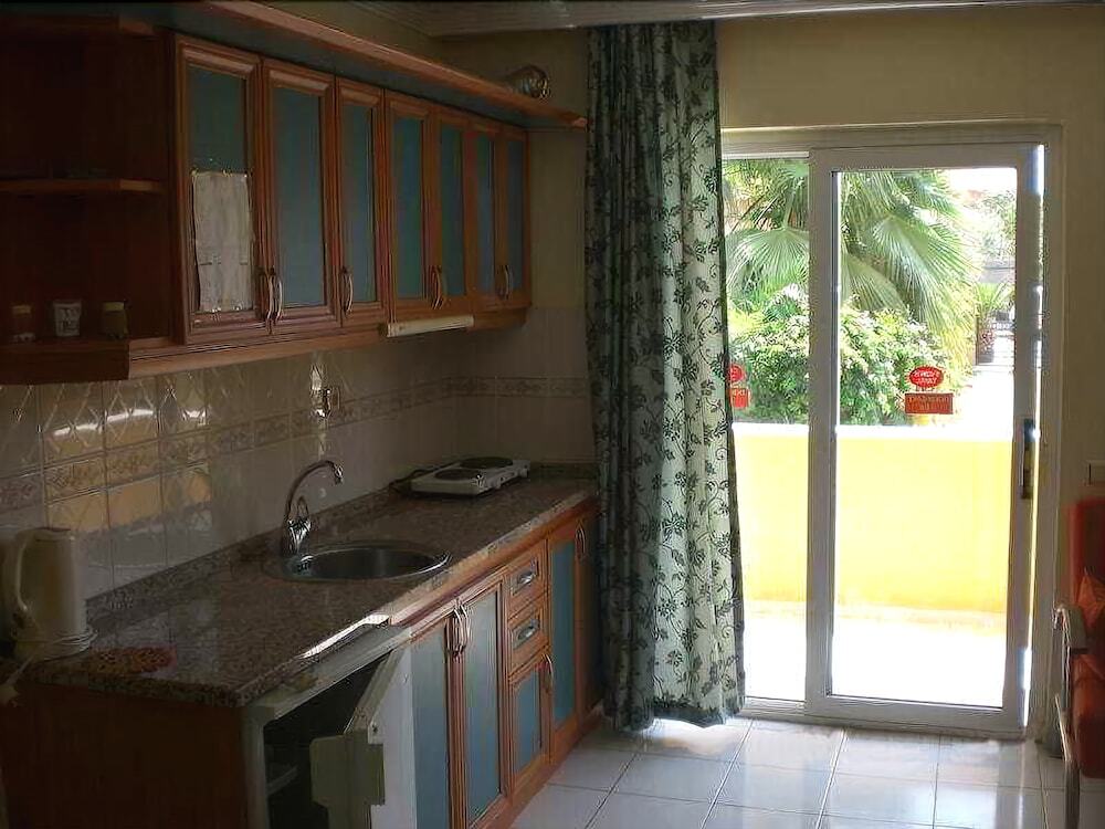 Sisters Apartments Rezervasyon