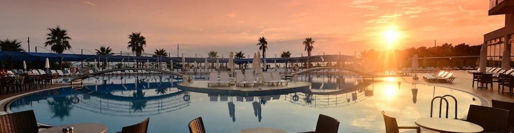 Cenger Beach Resort & Spa Rezervasyon