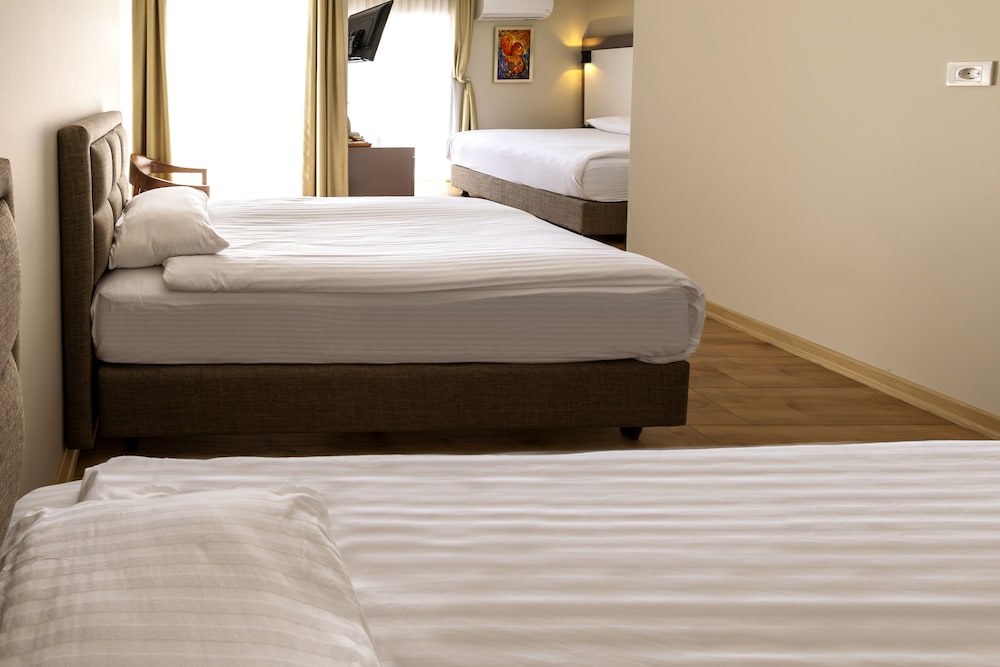 Mene City Hotel Rezervasyon