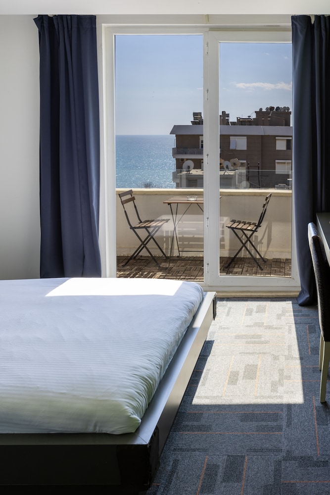 Mene City Hotel Rezervasyon