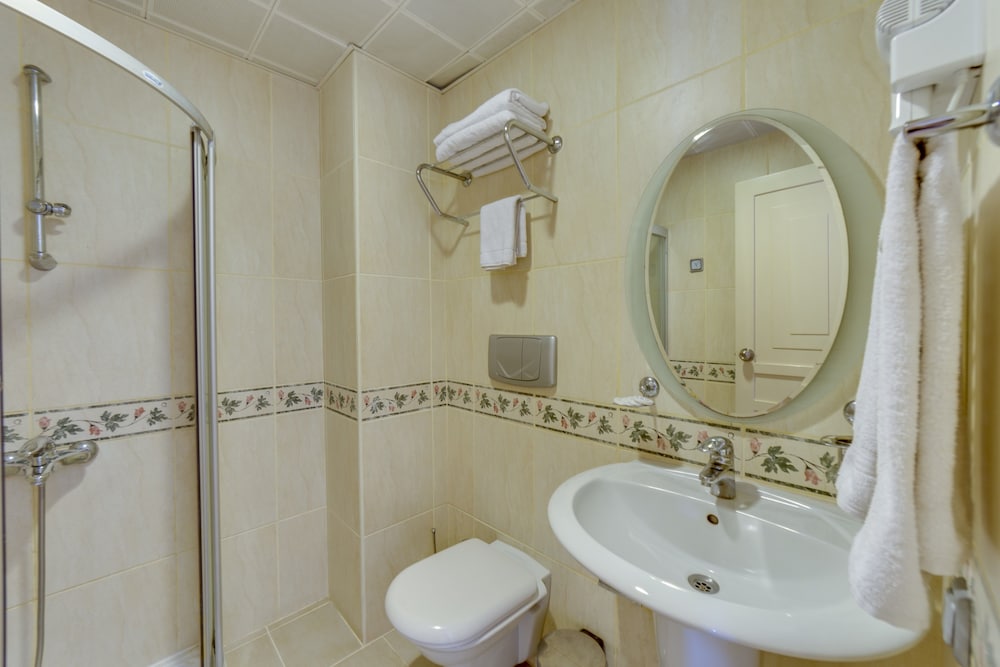 Alenz Hotel Apartments Rezervasyon