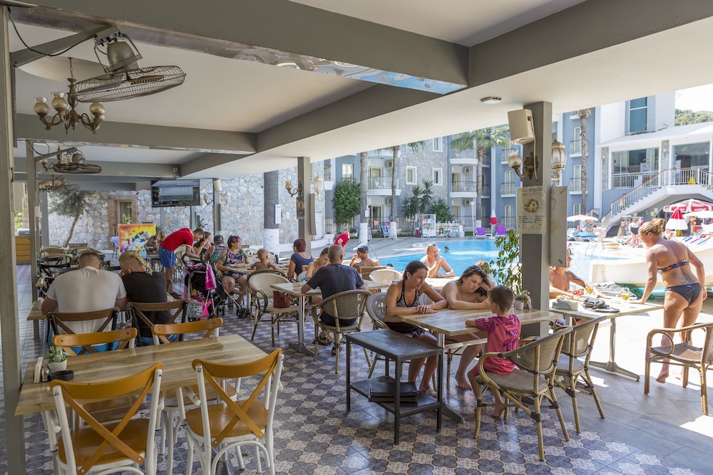 Alenz Hotel Apartments Rezervasyon