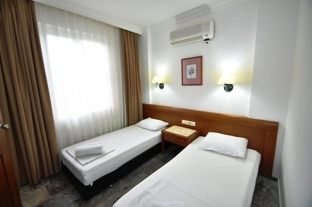 Two Seas Hotel Rezervasyon