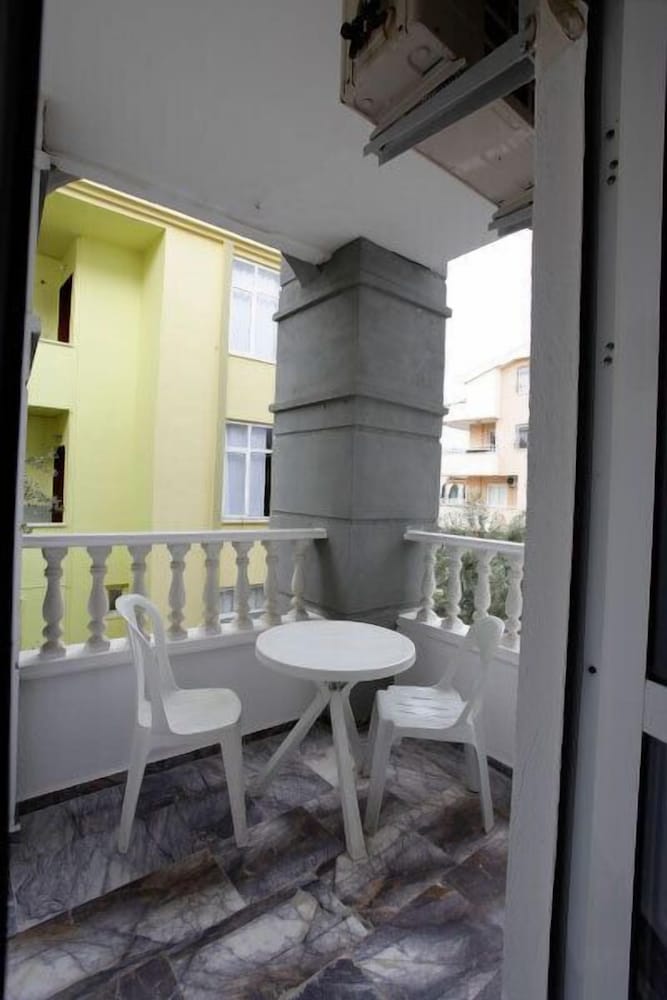 Two Seas Hotel Rezervasyon