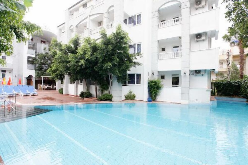 Two Seas Hotel Rezervasyon