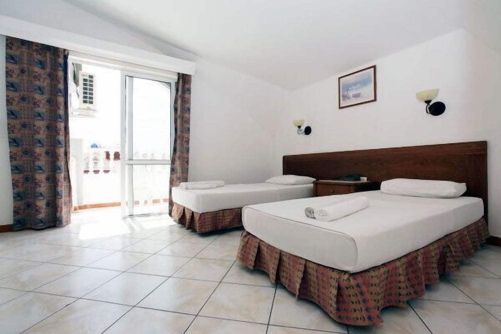 Two Seas Hotel Rezervasyon