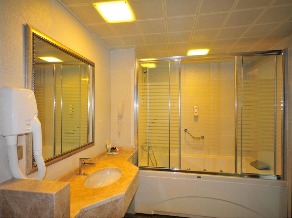 Golden Rock Beach Hotel Rezervasyon