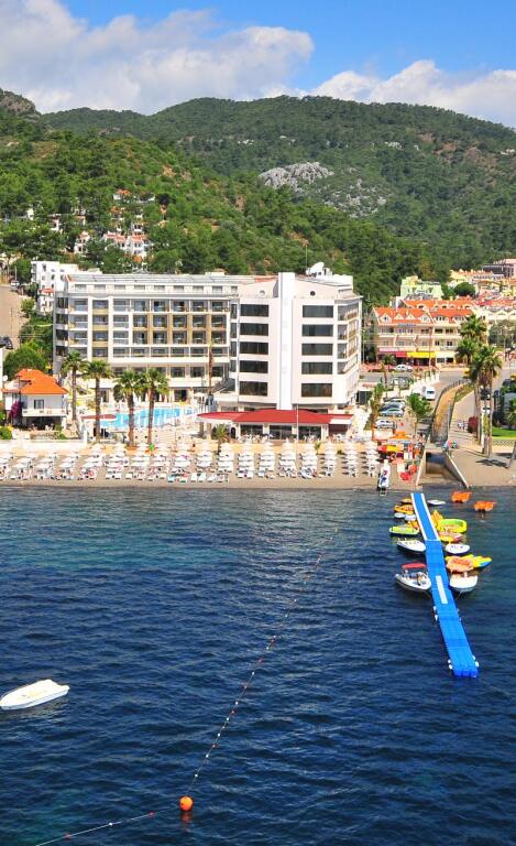 Golden Rock Beach Hotel Rezervasyon