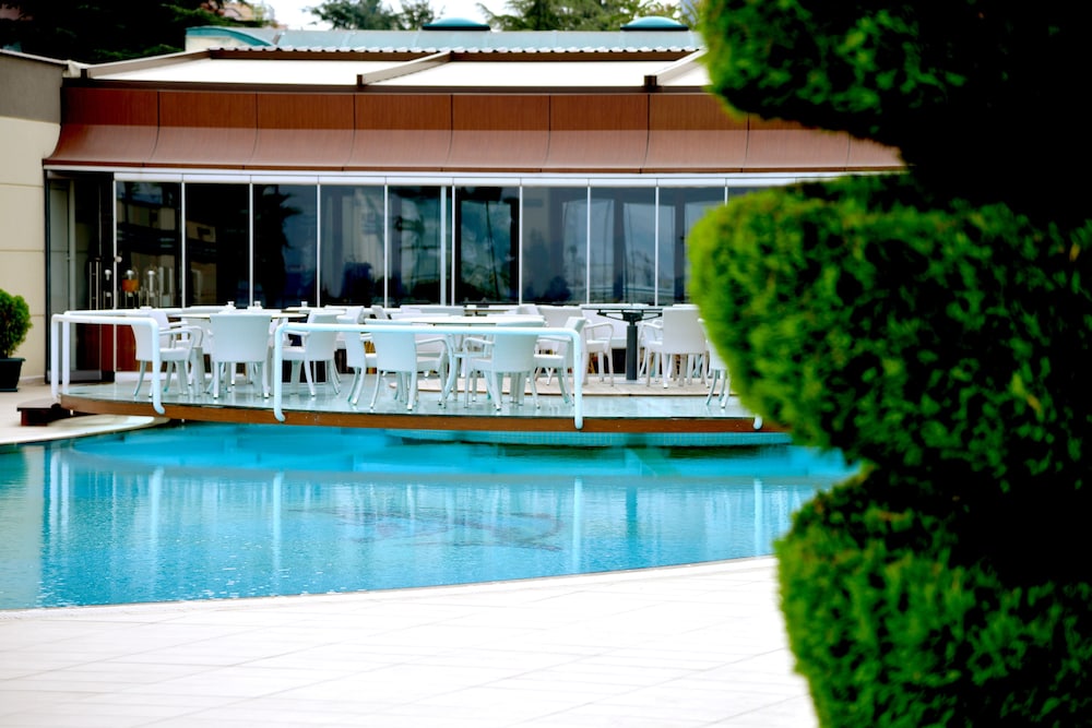 Hotel Hegsagone Rezervasyon