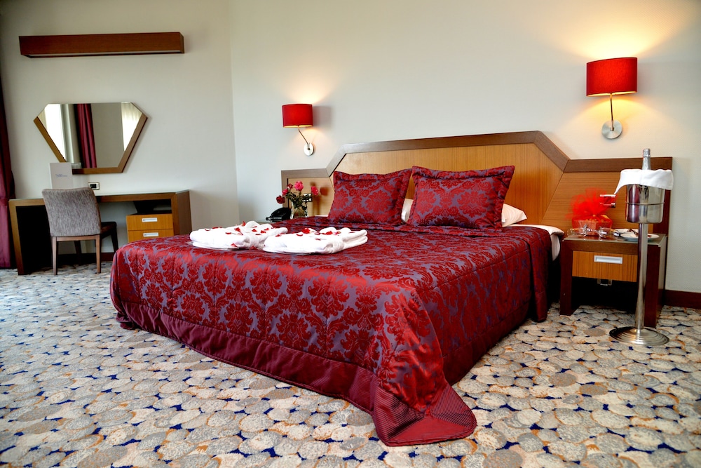 Hotel Hegsagone Rezervasyon