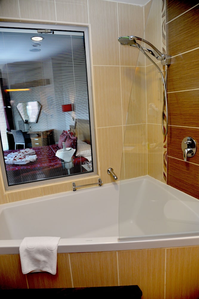 Hotel Hegsagone Rezervasyon