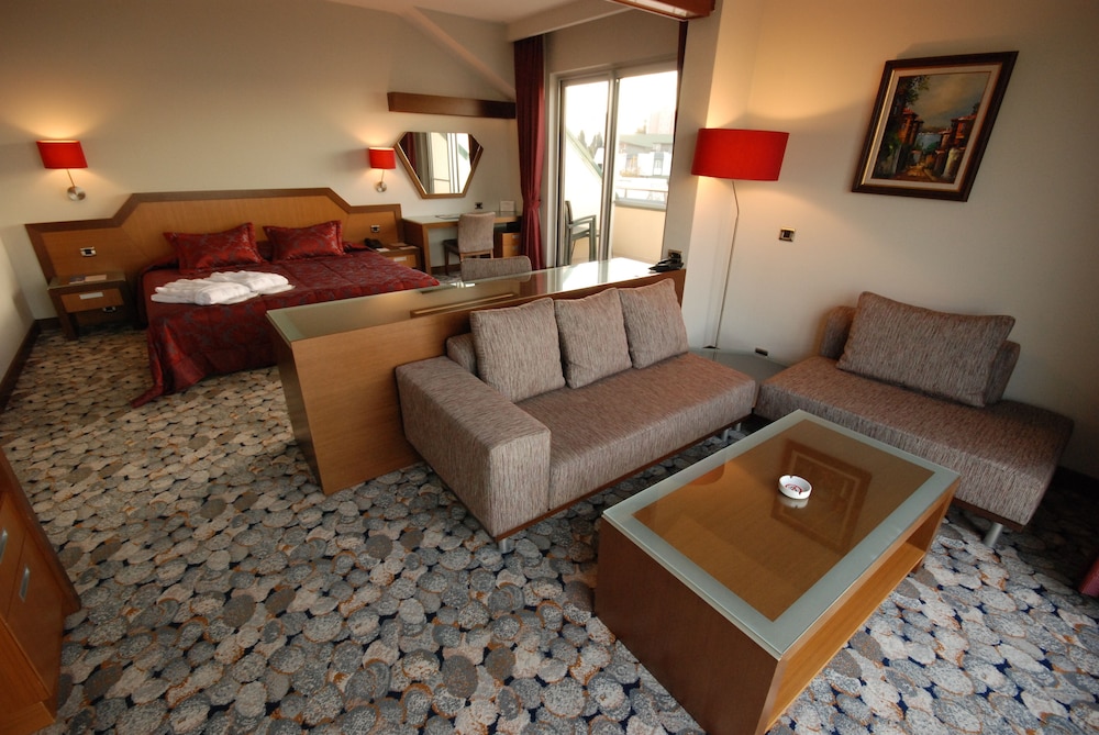 Hotel Hegsagone Rezervasyon