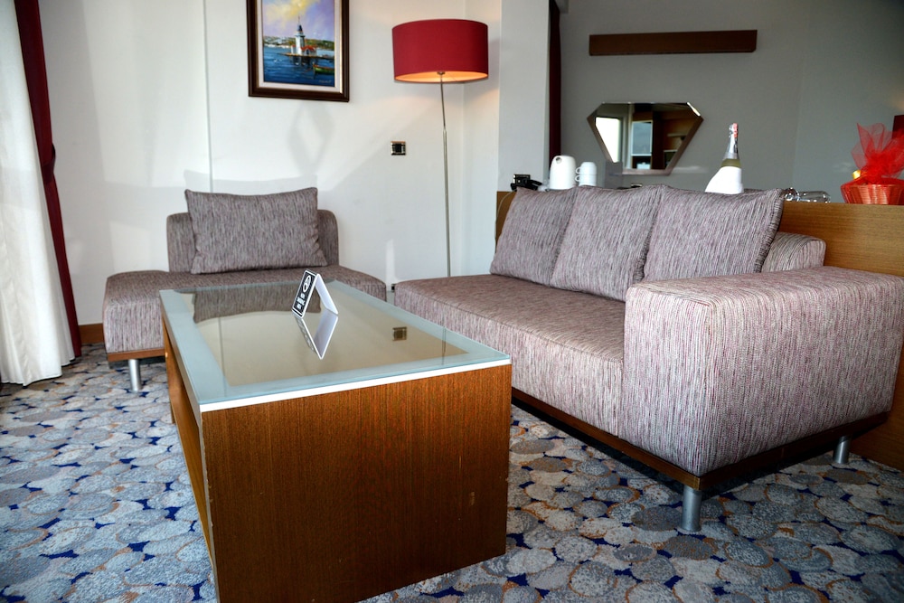 Hotel Hegsagone Rezervasyon