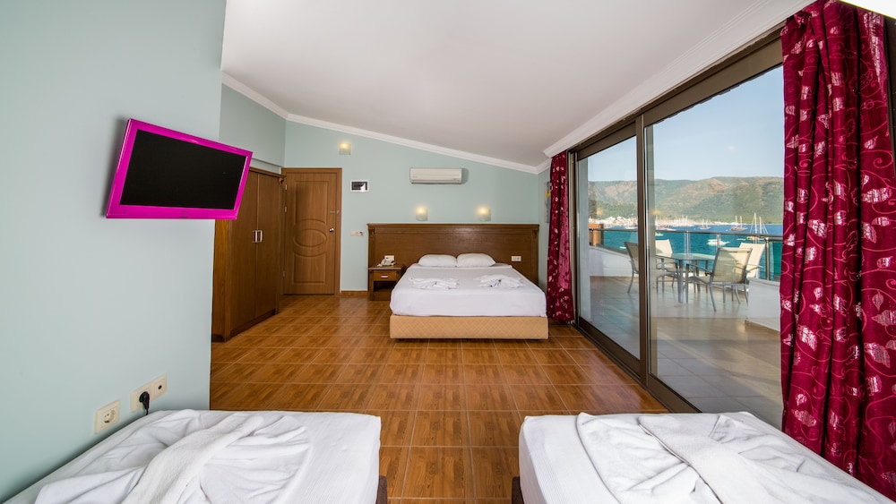 Honeymoon Beach Hotel Rezervasyon