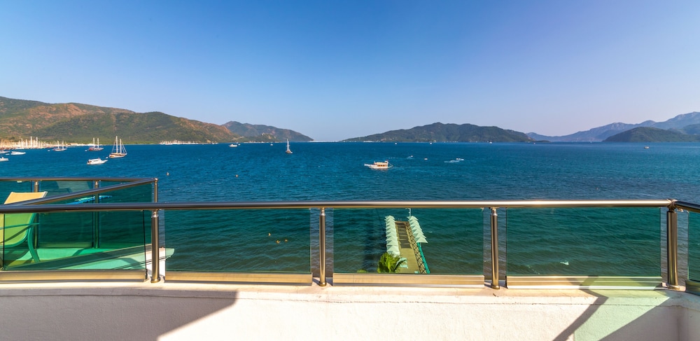 Honeymoon Beach Hotel Rezervasyon