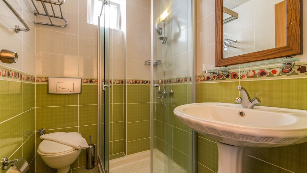 Honeymoon Beach Hotel Rezervasyon