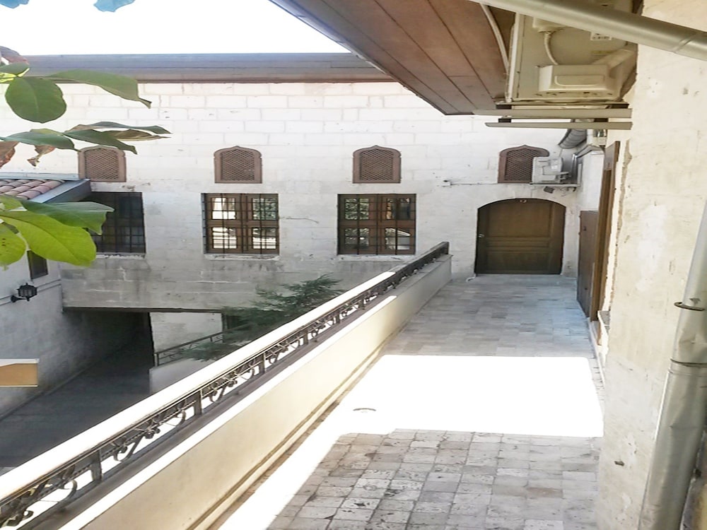 Zeynep Hanım Konağı Rezervasyon