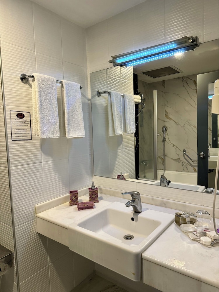City One Hotel Rezervasyon