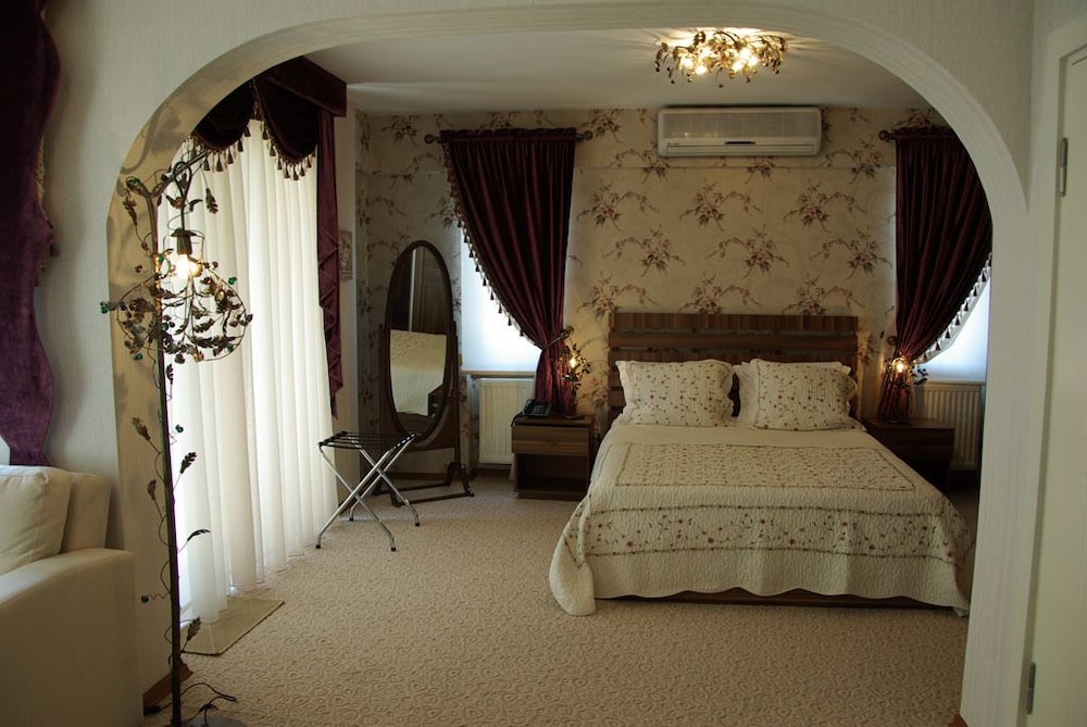 Parla Viens Suites Rezervasyon