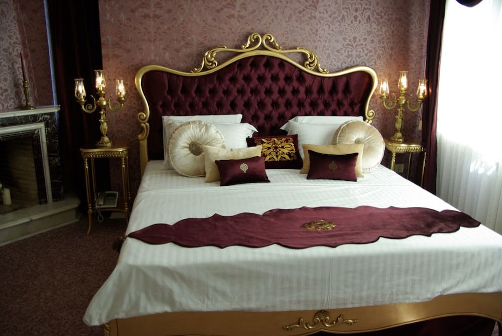 Parla Viens Suites Rezervasyon