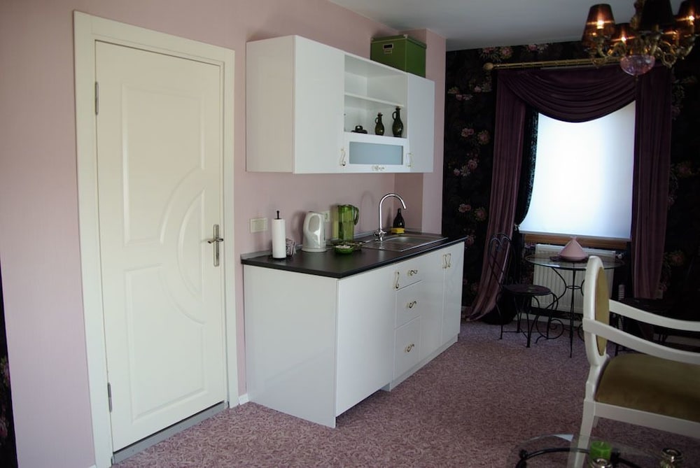 Parla Viens Suites Rezervasyon