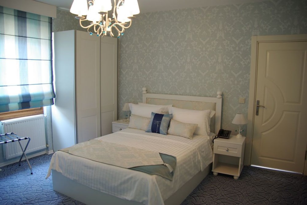 Parla Viens Suites Rezervasyon