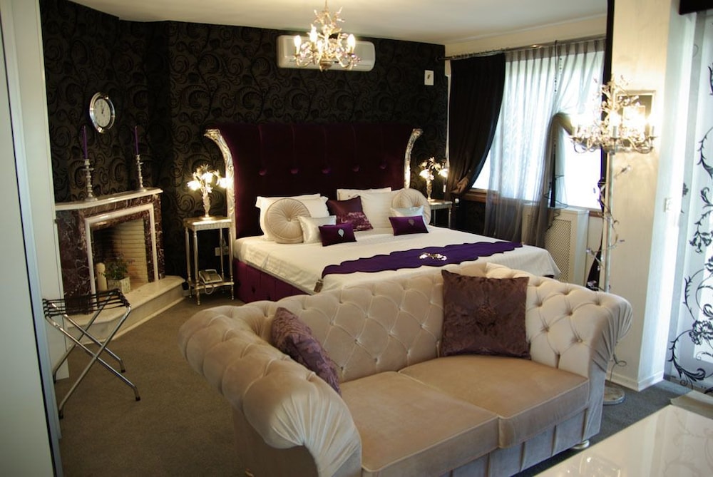 Parla Viens Suites Rezervasyon