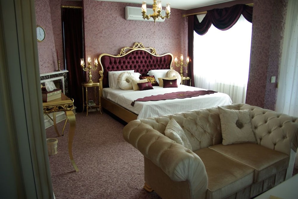 Parla Viens Suites Rezervasyon