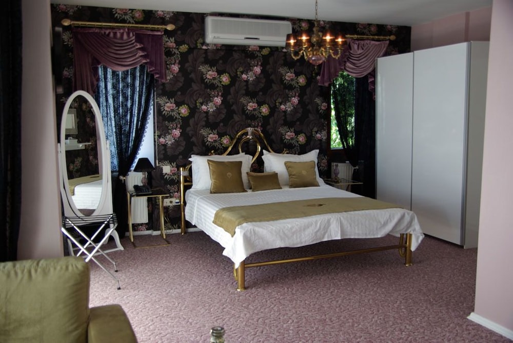 Parla Viens Suites Rezervasyon