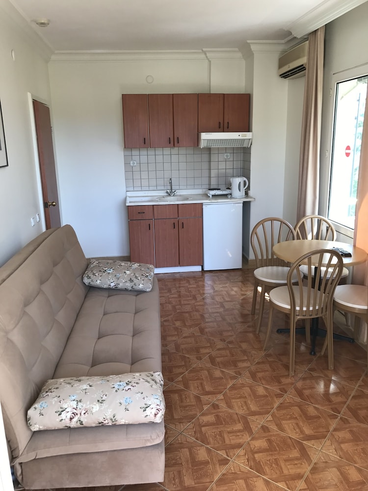 Yacht Marina Apart Hotel Rezervasyon