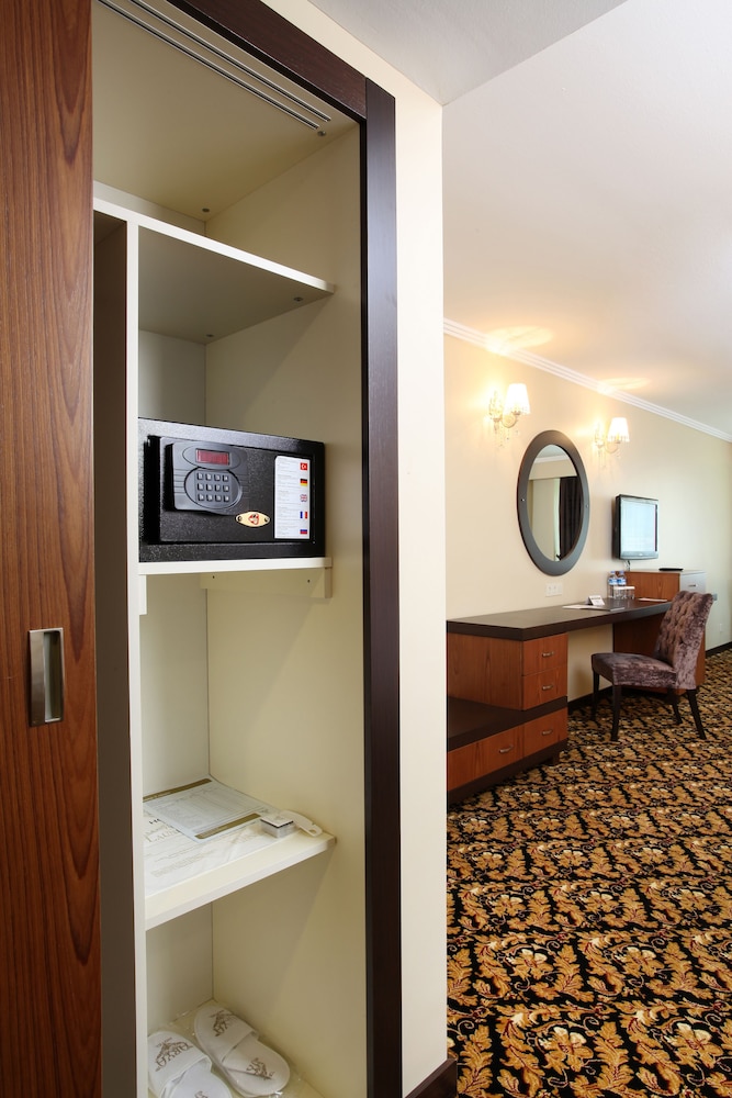Arya Hotel Rezervasyon